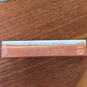 UD Stay Naked Correcting Concealer 80WR Medium Dark Warm Red